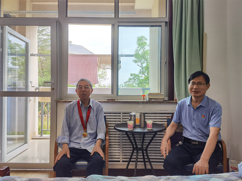 王书记走访.jpg 王书记走访.jpg